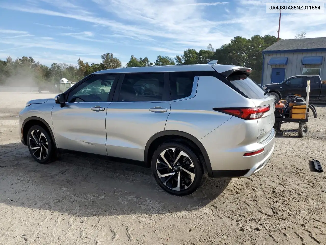 JA4J3UA85NZ011564 2022 Mitsubishi Outlander Se