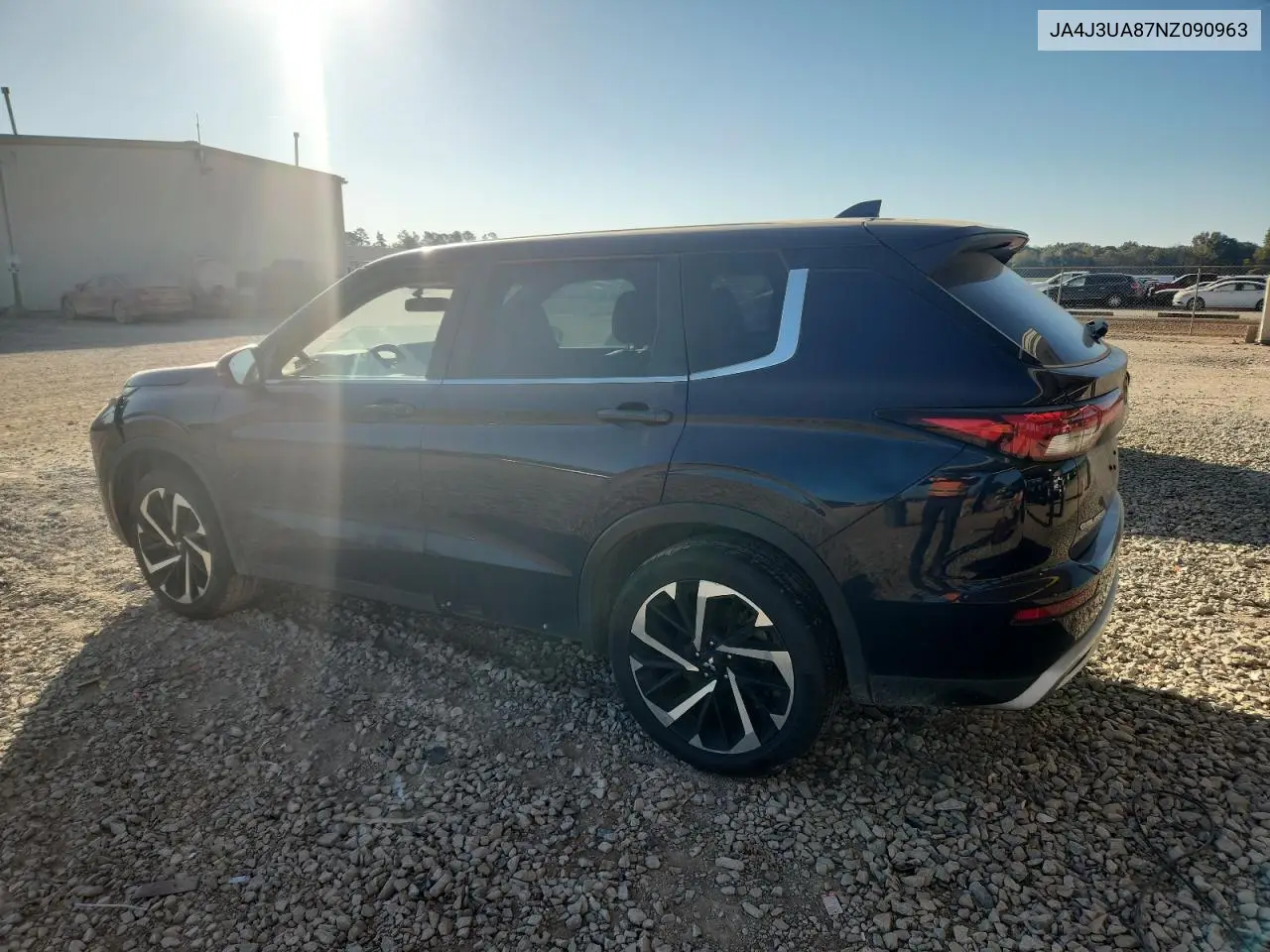 JA4J3UA87NZ090963 2022 Mitsubishi Outlander Se