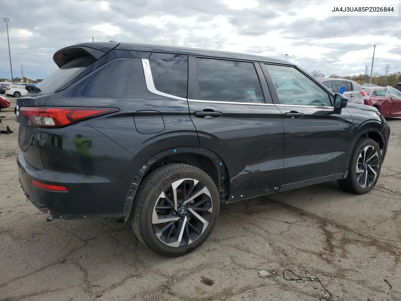 JA4J3UA85PZ026844 2023 Mitsubishi Outlander Se