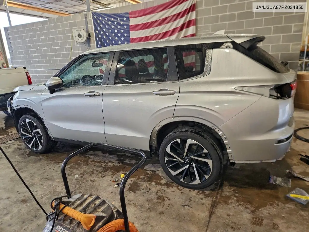 JA4J3UA87PZ034850 2023 Mitsubishi Outlander Se