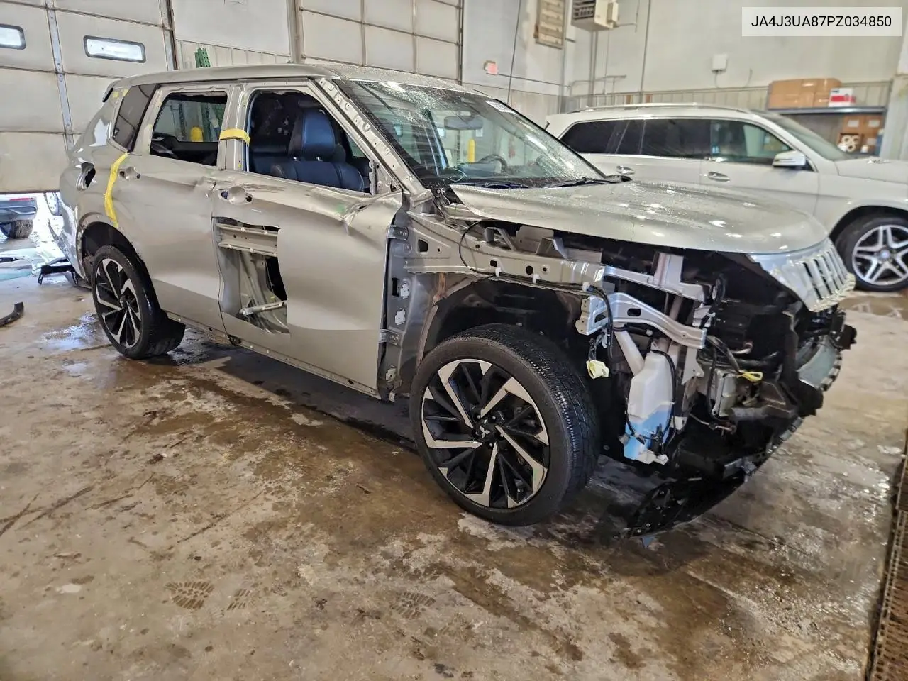 JA4J3UA87PZ034850 2023 Mitsubishi Outlander Se