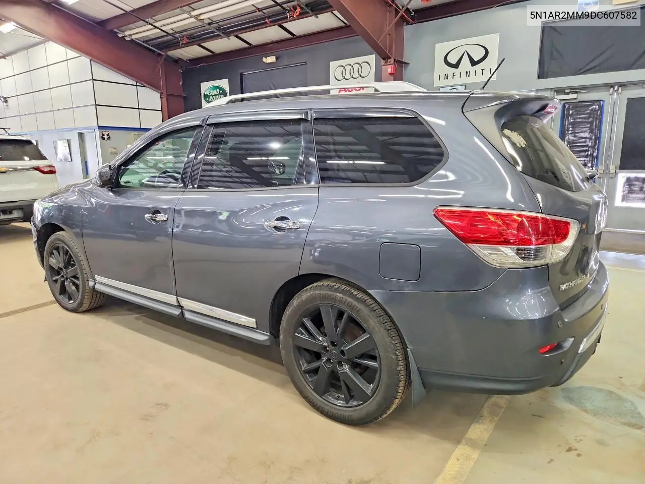 2013 Nissan Pathfinder S VIN: 5N1AR2MM9DC607582 Lot: 56298266