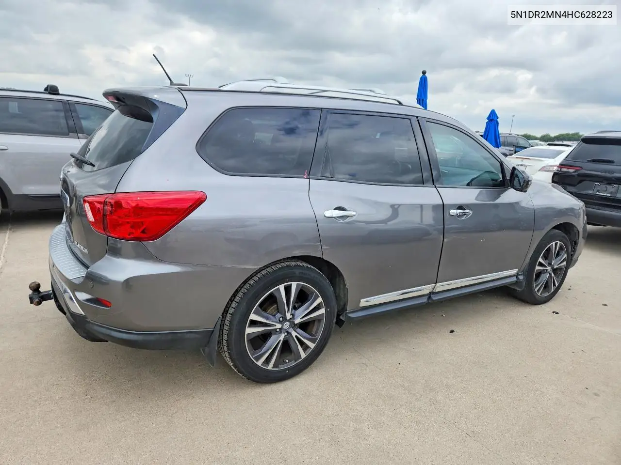 2017 Nissan Pathfinder Platinum VIN: 5N1DR2MN4HC628223 Lot: 57310026