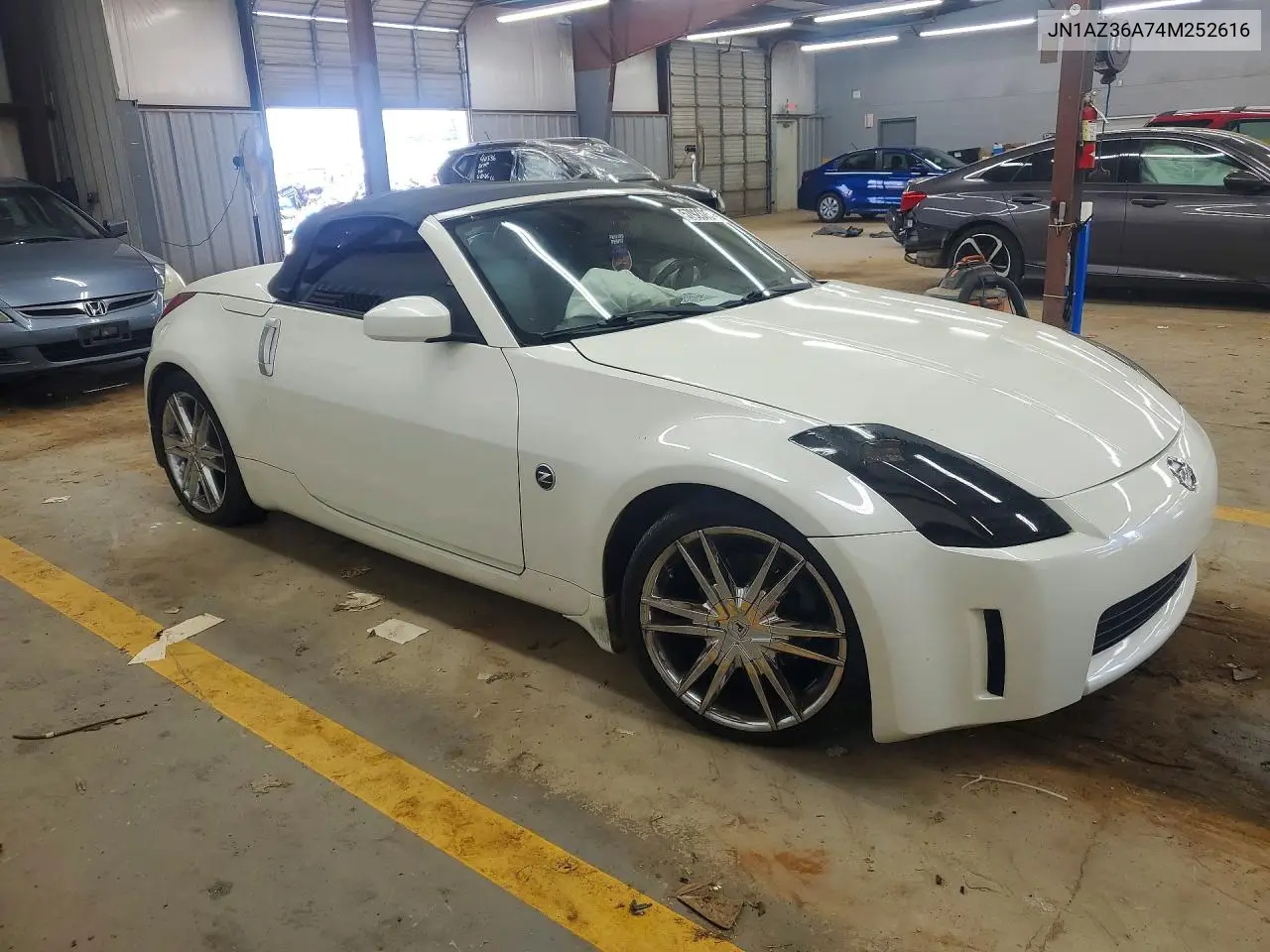 2004 Nissan 350Z VIN: JN1AZ36A74M252616 Lot: 57923756
