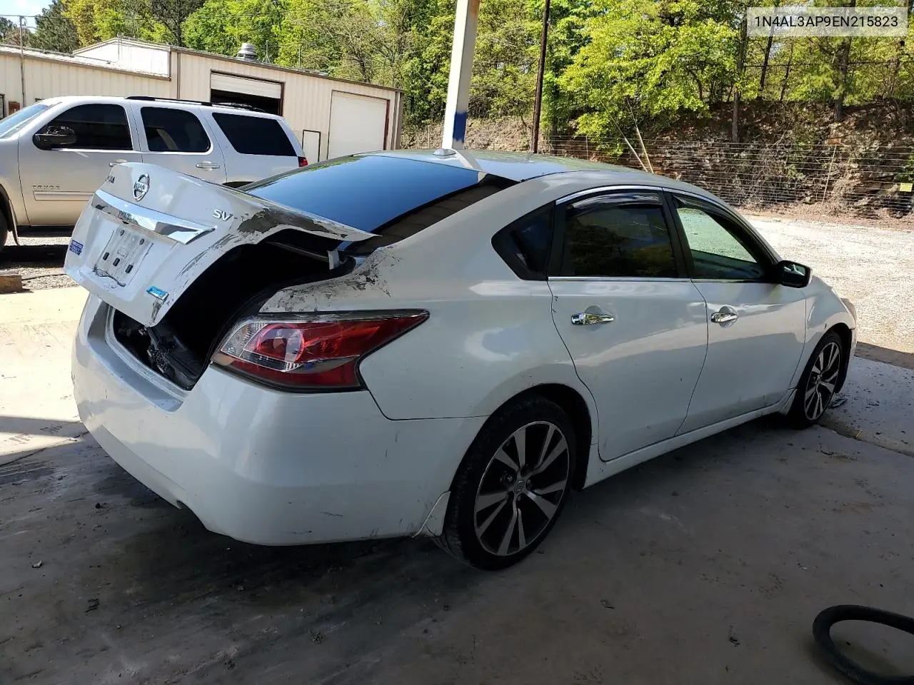 1N4AL3AP9EN215823 2014 Nissan Altima 2.5