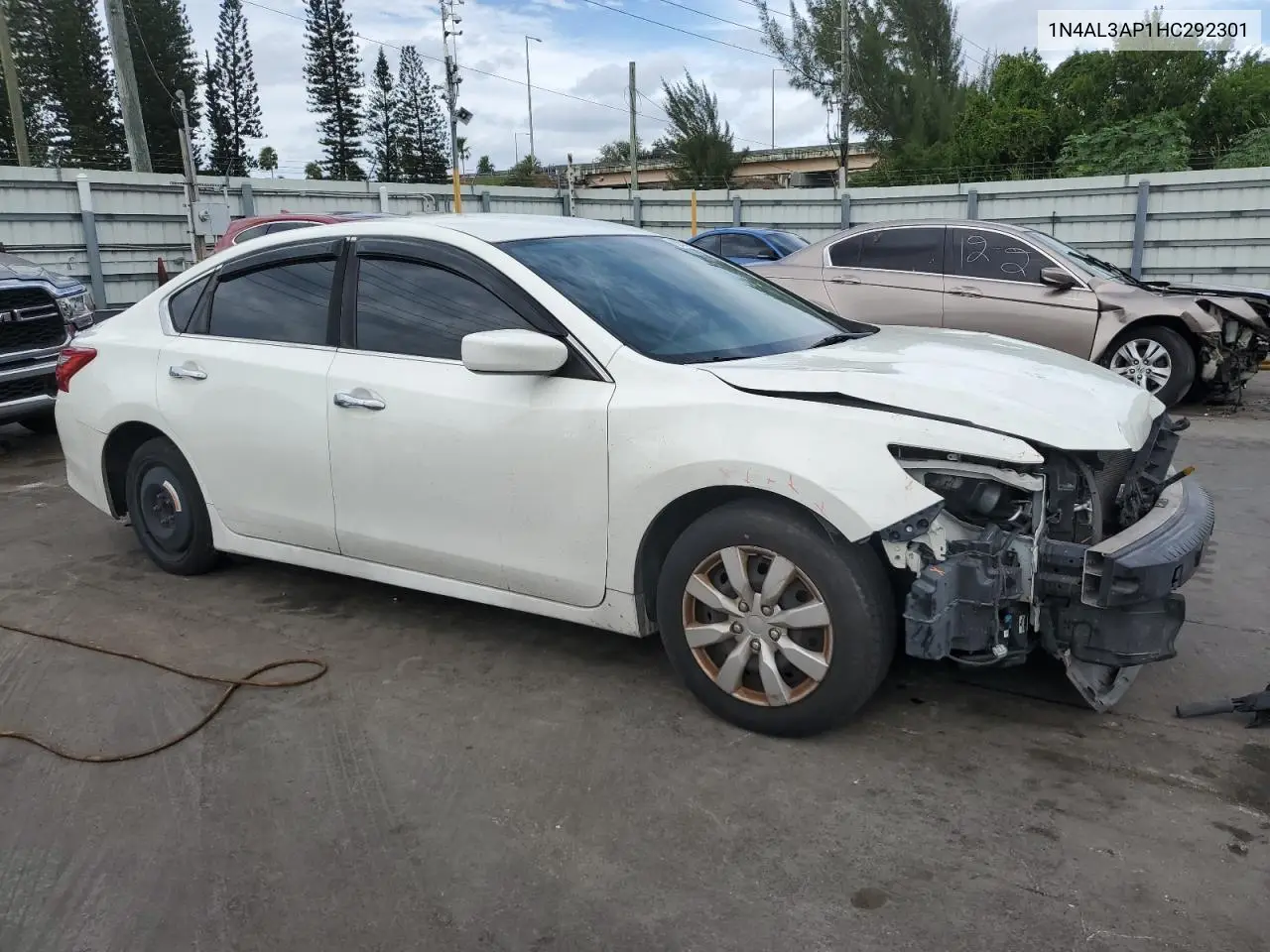 1N4AL3AP1HC292301 2017 Nissan Altima 2.5