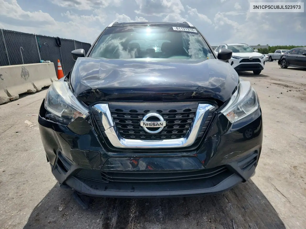 2018 Nissan Kicks S VIN: 3N1CP5CU8JL523973 Lot: 61131316