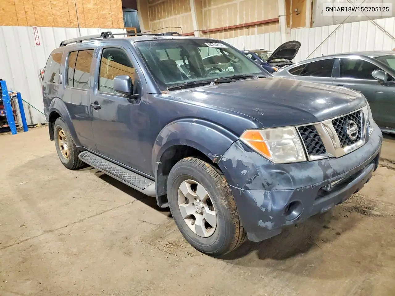 2005 Nissan Pathfinder Xe VIN: 5N1AR18W15C705125 Lot: 55060216