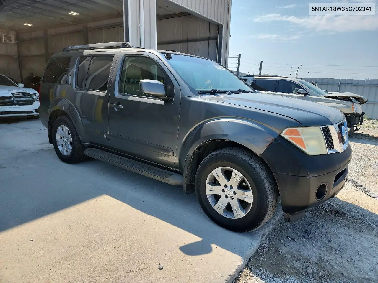 2005 Nissan Pathfinder Xe VIN: 5N1AR18W35C702341 Lot: 62035586