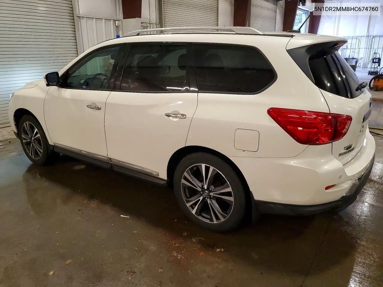 2017 Nissan Pathfinder Platinum VIN: 5N1DR2MM8HC674760 Lot: 57390746