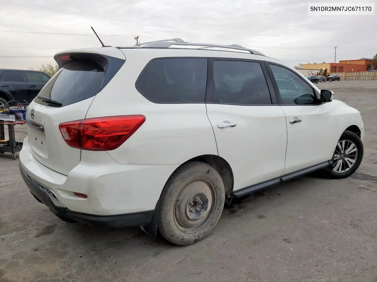 5N1DR2MN7JC671170 2018 Nissan Pathfinder S