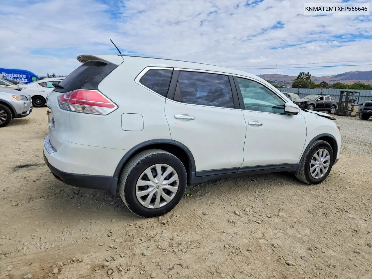 KNMAT2MTXFP566646 2015 Nissan Rogue S