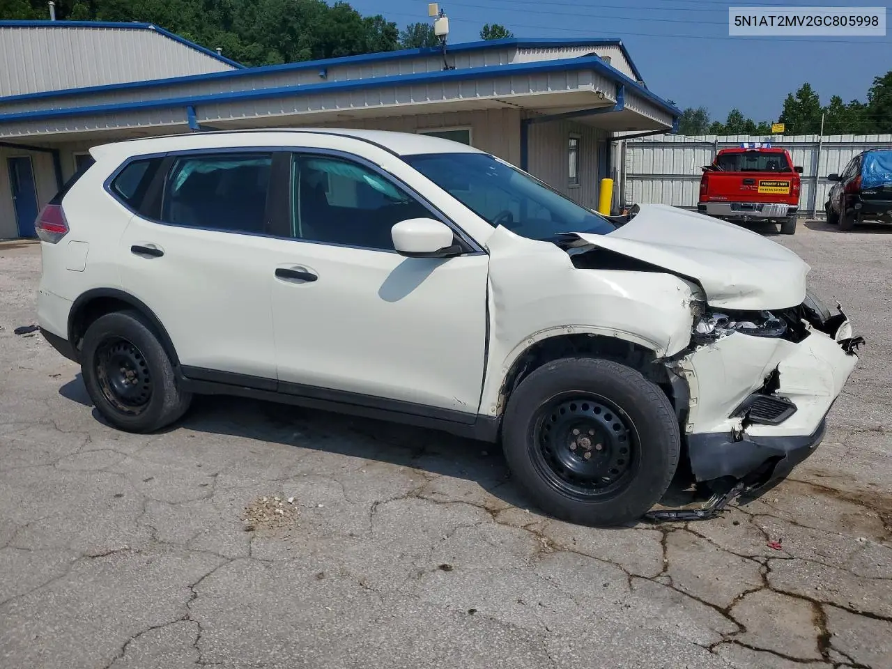 2016 Nissan Rogue S VIN: 5N1AT2MV2GC805998 Lot: 61517876