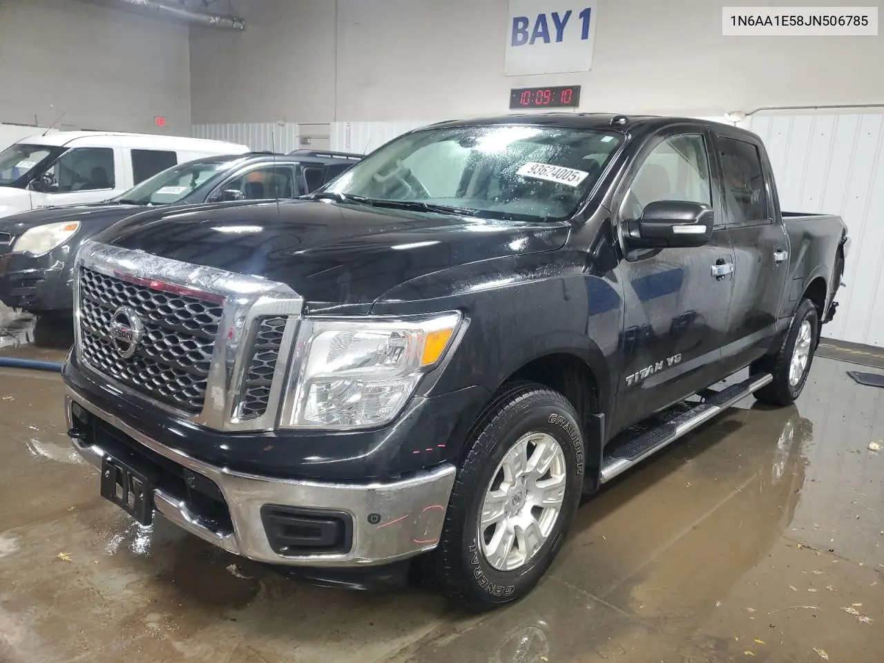 1N6AA1E58JN506785 2018 Nissan Titan Sv
