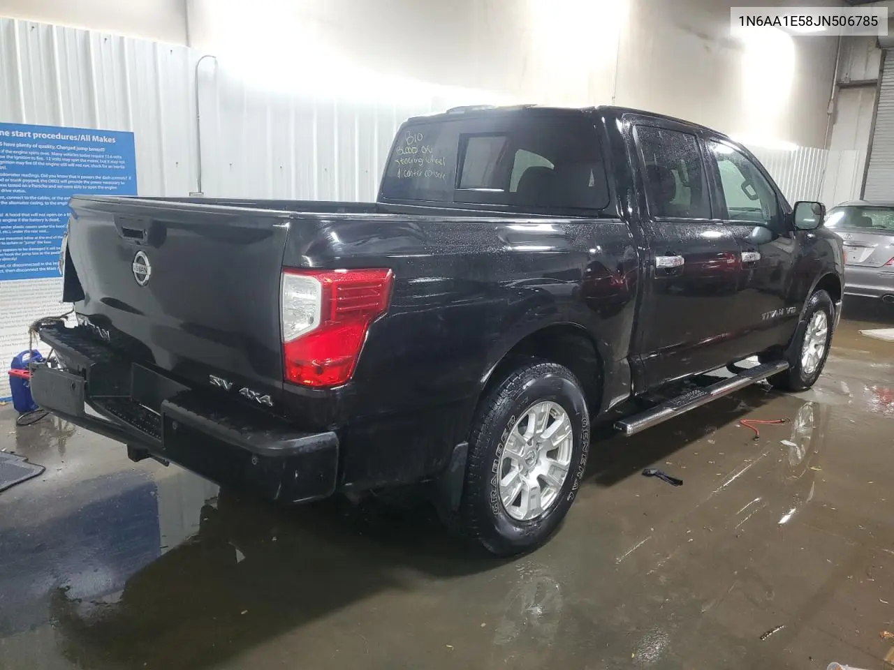 1N6AA1E58JN506785 2018 Nissan Titan Sv