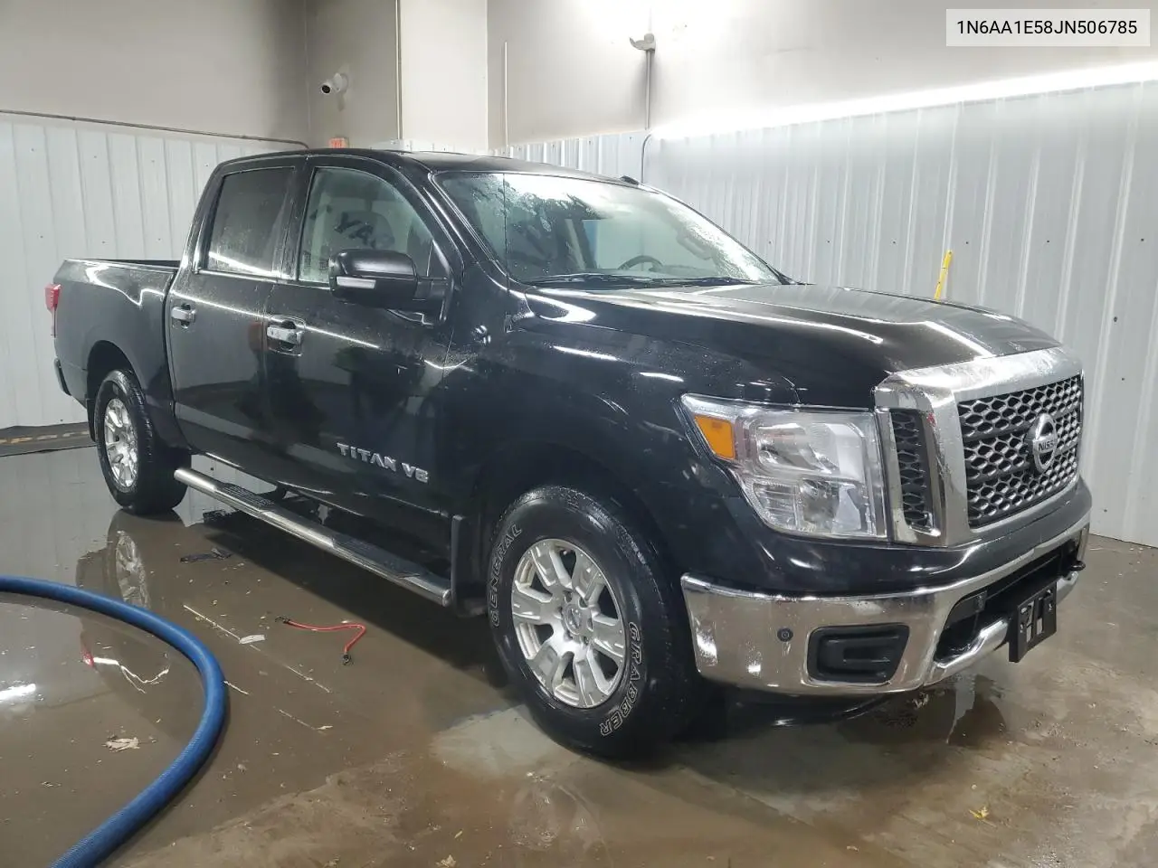 1N6AA1E58JN506785 2018 Nissan Titan Sv