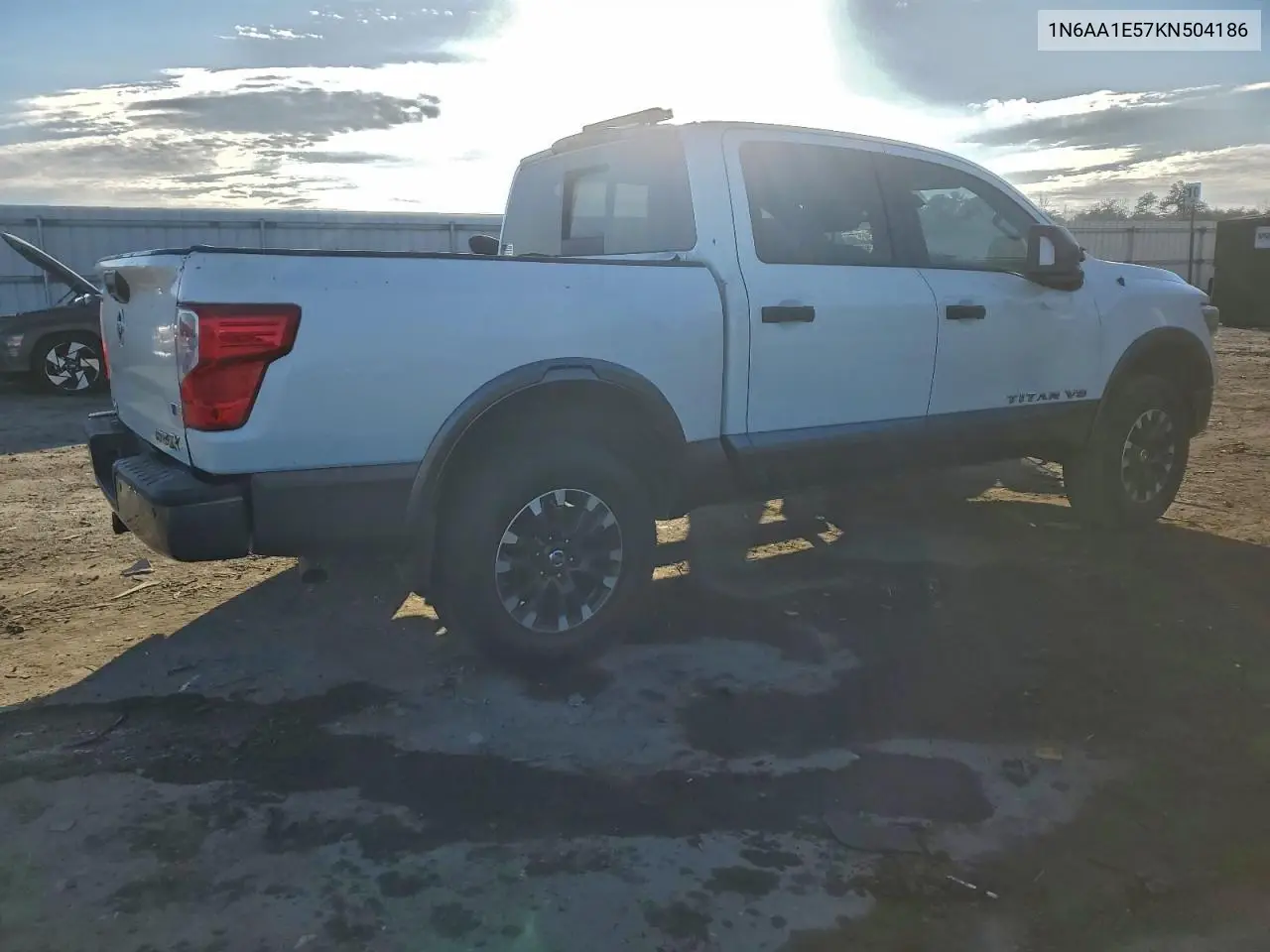 1N6AA1E57KN504186 2019 Nissan Titan Pro-4X