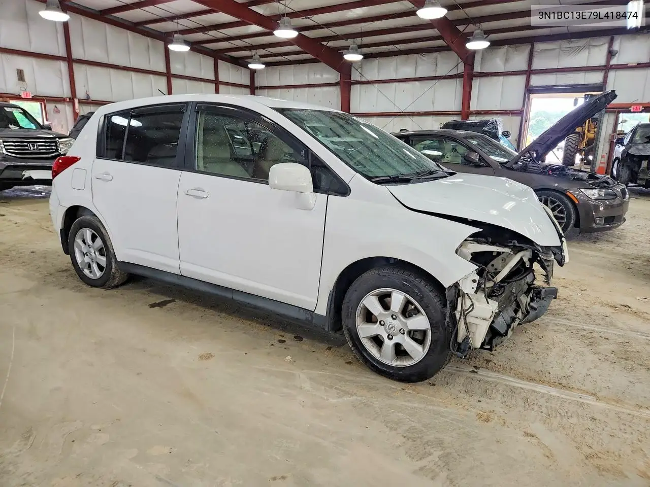 2009 Nissan Versa 1.8 S VIN: 3N1BC13E79L418474 Lot: 61501656