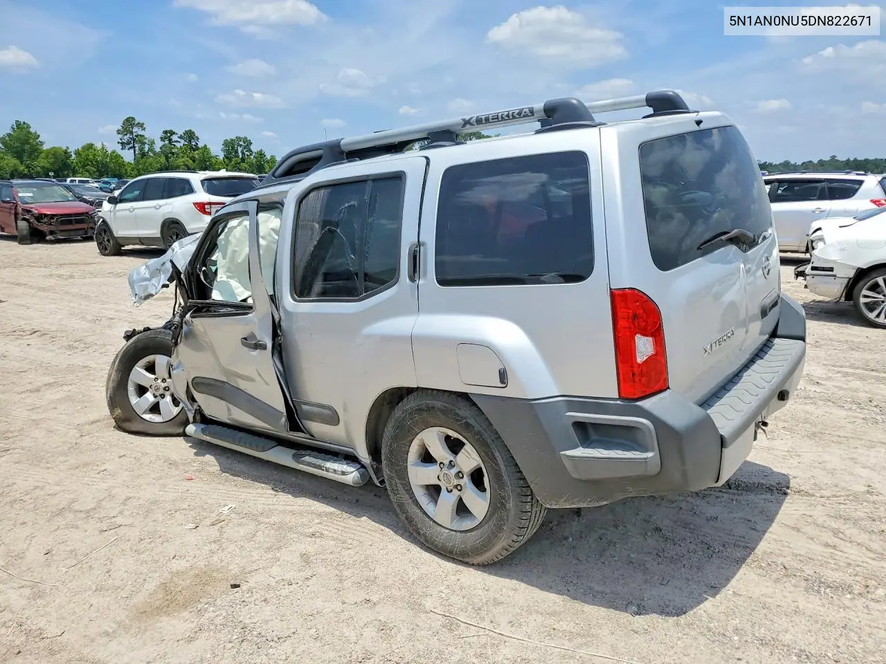 5N1AN0NU5DN822671 2013 Nissan Xterra X