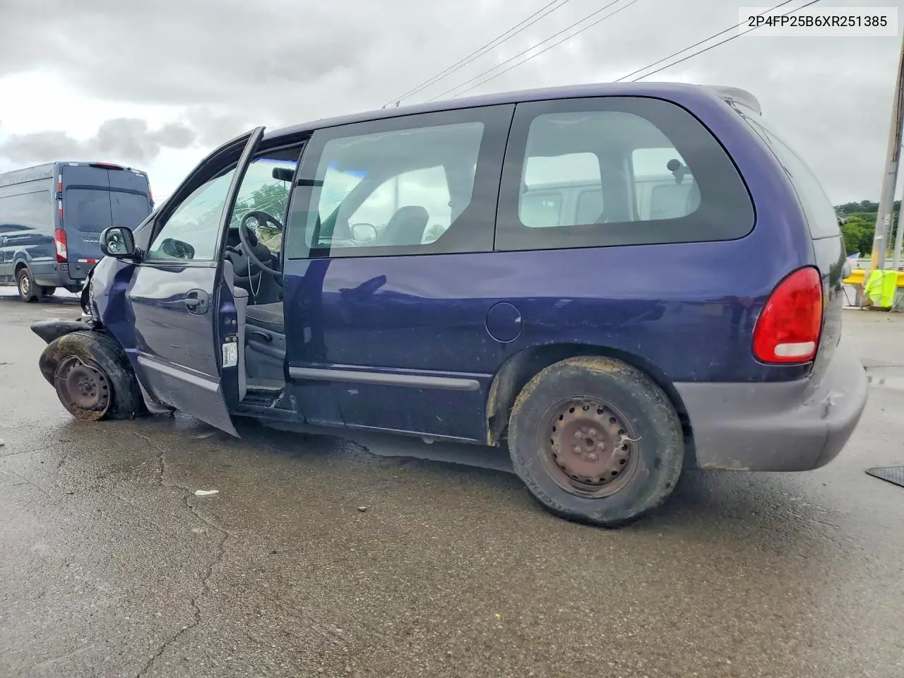 1999 Plymouth Voyager VIN: 2P4FP25B6XR251385 Lot: 58464126