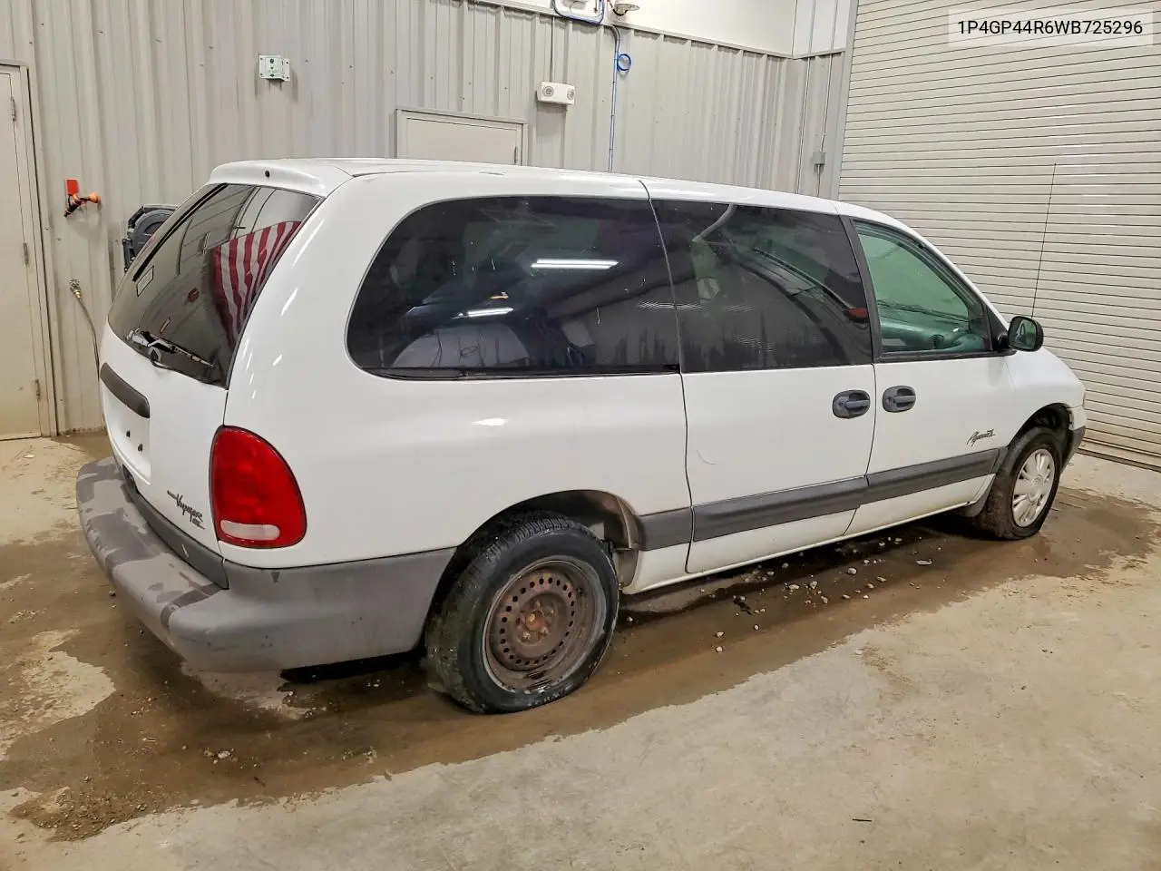 1998 Plymouth Grand Voyager Se VIN: 1P4GP44R6WB725296 Lot: 60807206