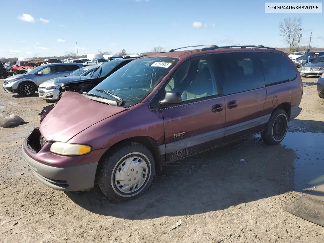 1999 Plymouth Grand Voyager Se