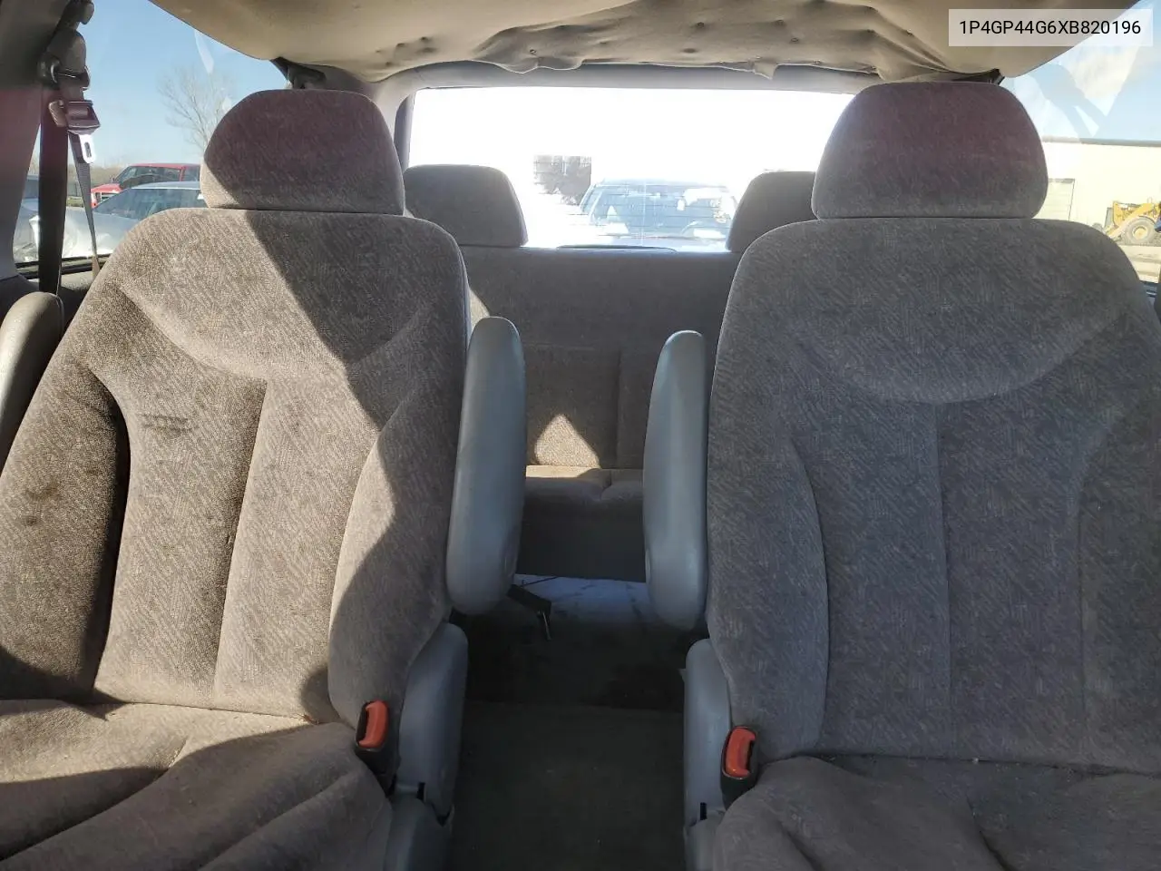 1999 Plymouth Grand Voyager Se VIN: 1P4GP44G6XB820196 Lot: 97490625