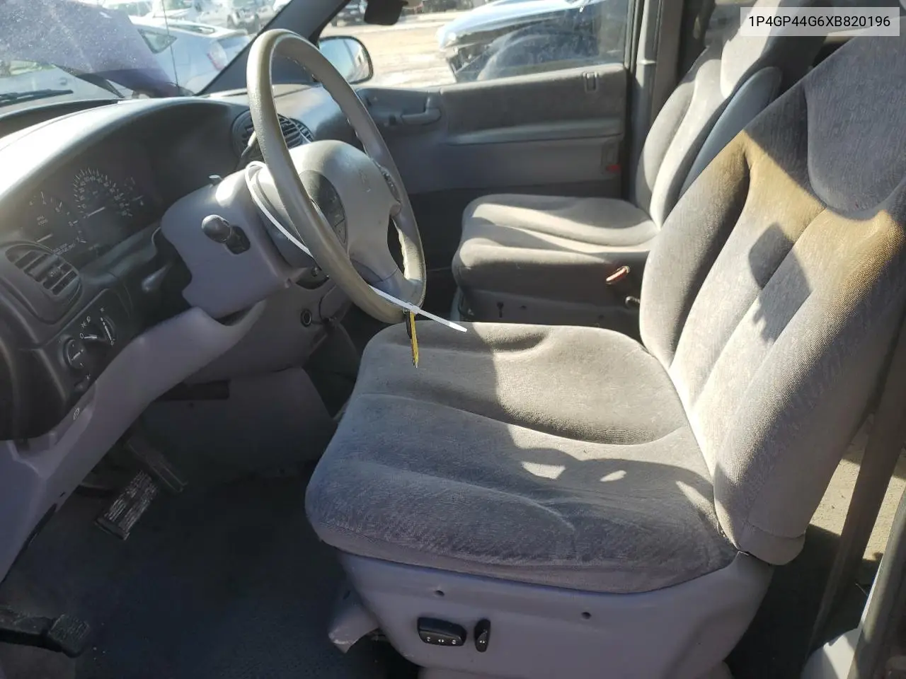 1999 Plymouth Grand Voyager Se VIN: 1P4GP44G6XB820196 Lot: 97490625