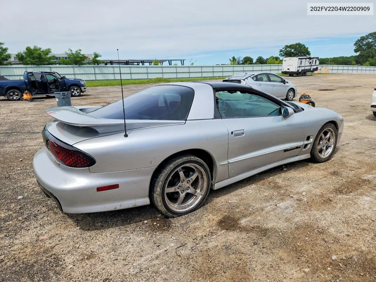 1998 Pontiac Firebird Formula VIN: 2G2FV22G4W2200909 Lot: 57318396