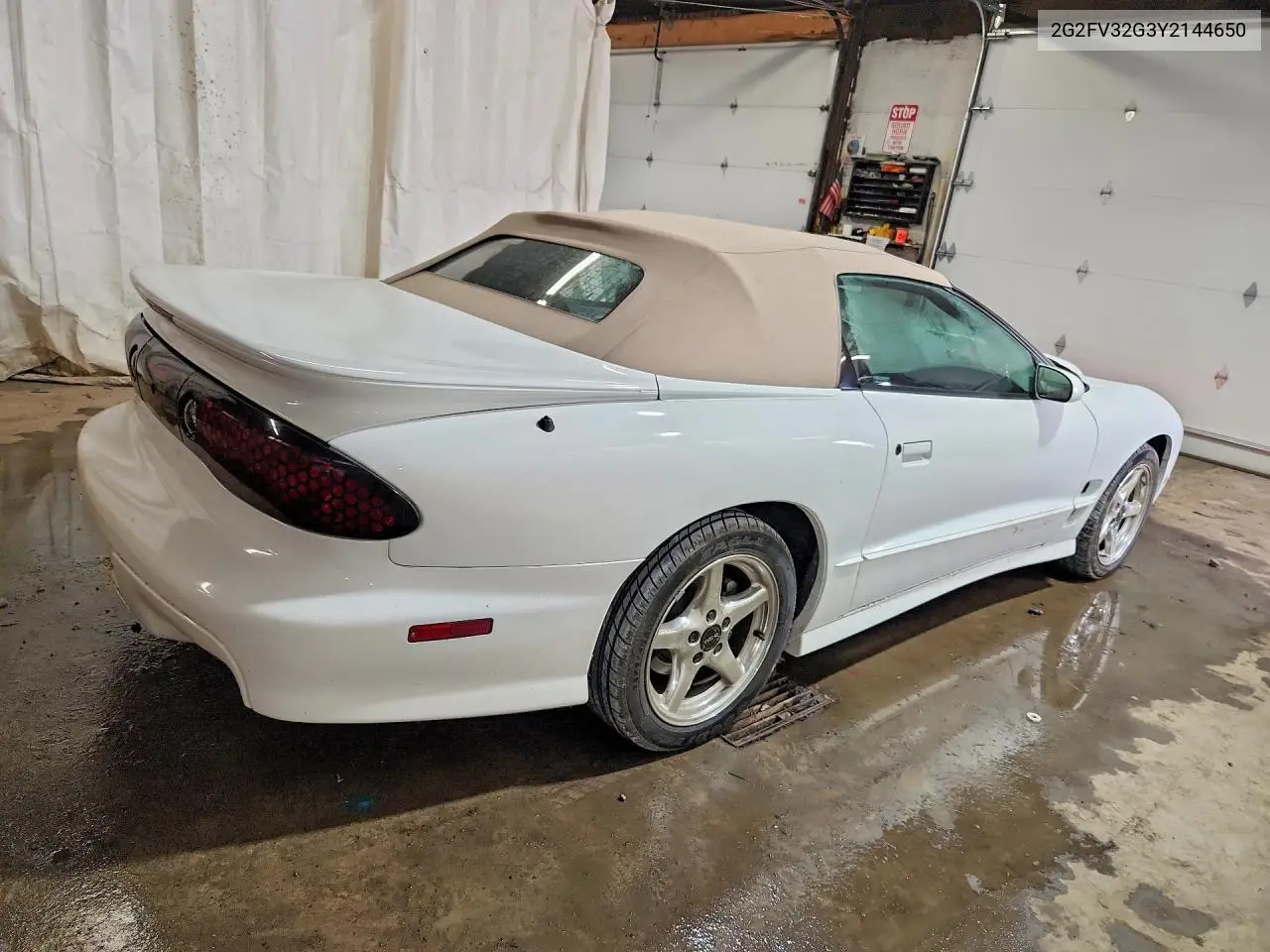 2000 Pontiac Firebird Trans Am VIN: 2G2FV32G3Y2144650 Lot: 61223066