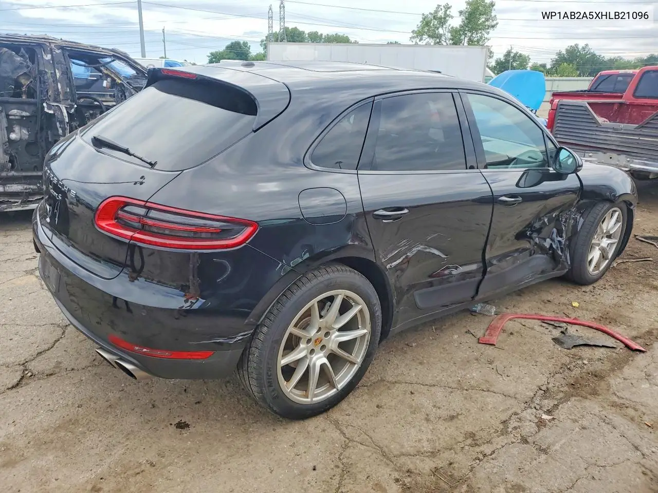 2017 Porsche Macan S VIN: WP1AB2A5XHLB21096 Lot: 58417186
