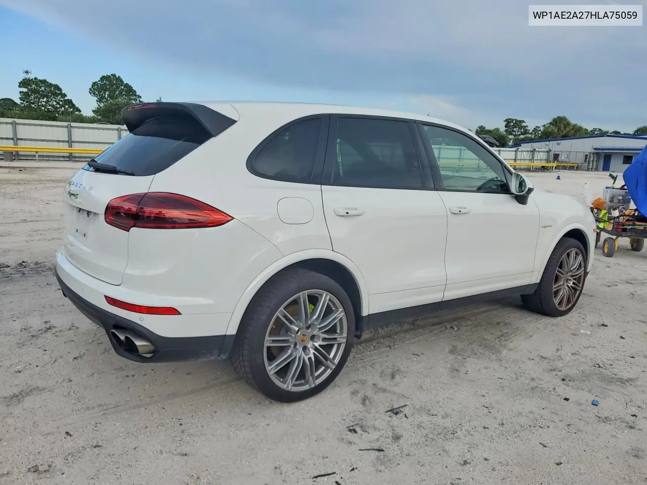 2017 Porsche Cayenne Se Hybrid Platinum VIN: WP1AE2A27HLA75059 Lot: 58557096