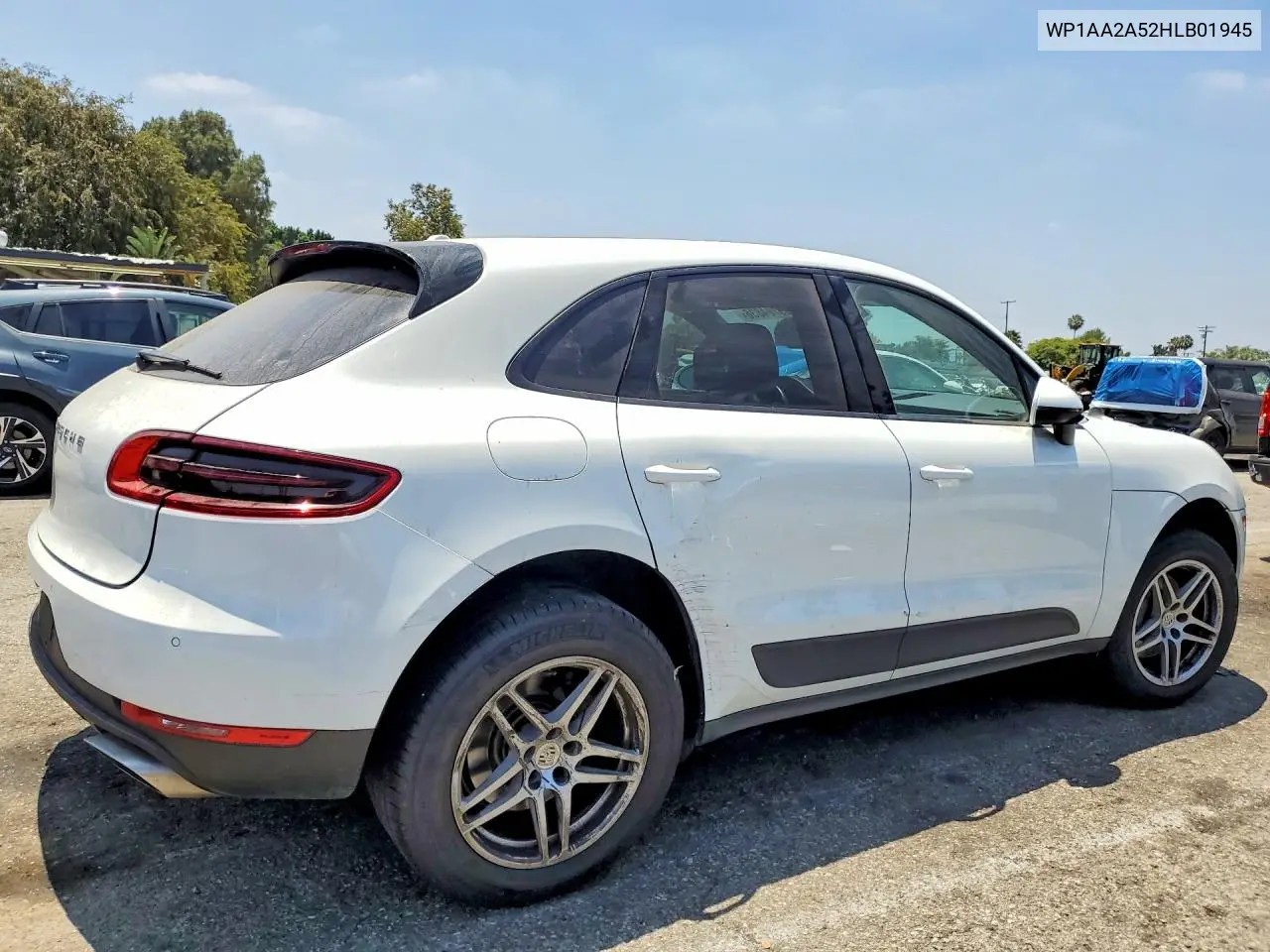 2017 Porsche Macan VIN: WP1AA2A52HLB01945 Lot: 59704836