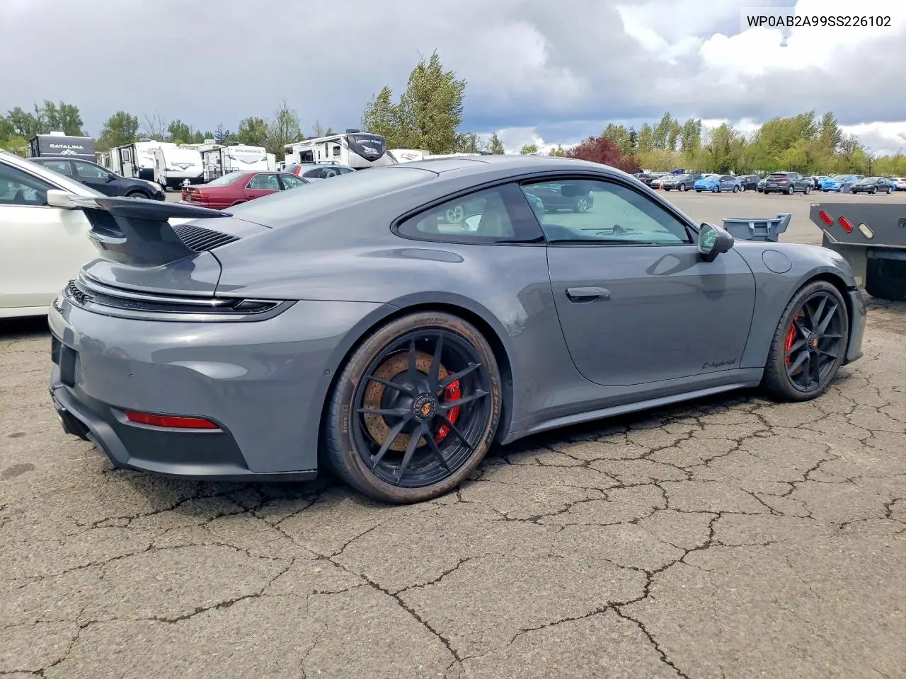 911