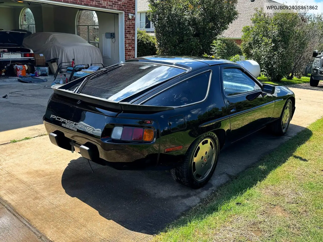 928