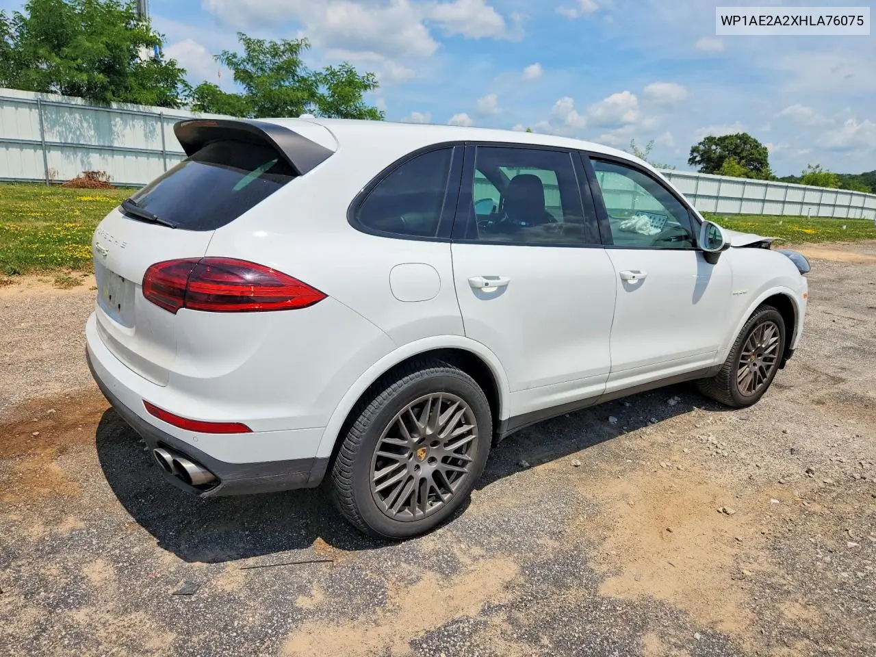 2017 Porsche Cayenne Se Hybrid Platinum VIN: WP1AE2A2XHLA76075 Lot: 61301176