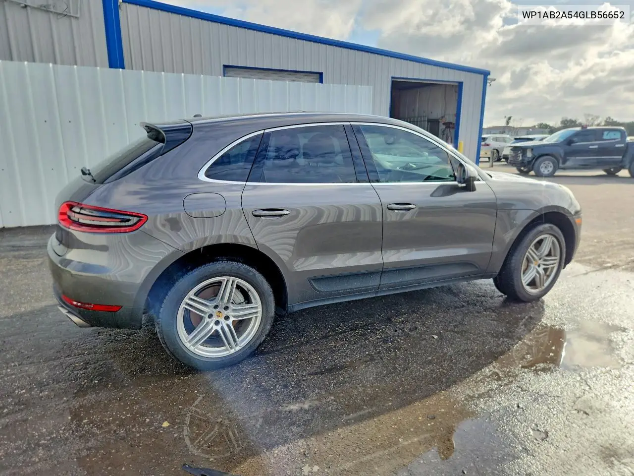 2016 Porsche Macan S VIN: WP1AB2A54GLB56652 Lot: 54402676