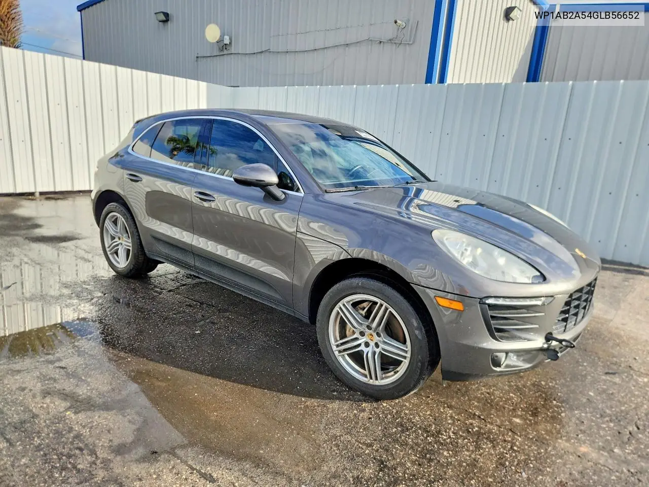 2016 Porsche Macan S VIN: WP1AB2A54GLB56652 Lot: 54402676