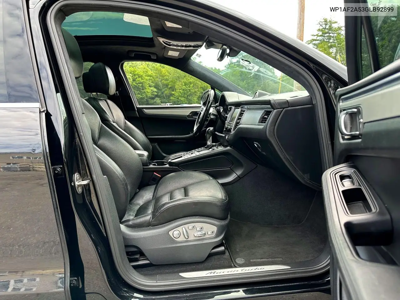 2016 Porsche Macan Turbo VIN: WP1AF2A53GLB92899 Lot: 59862086
