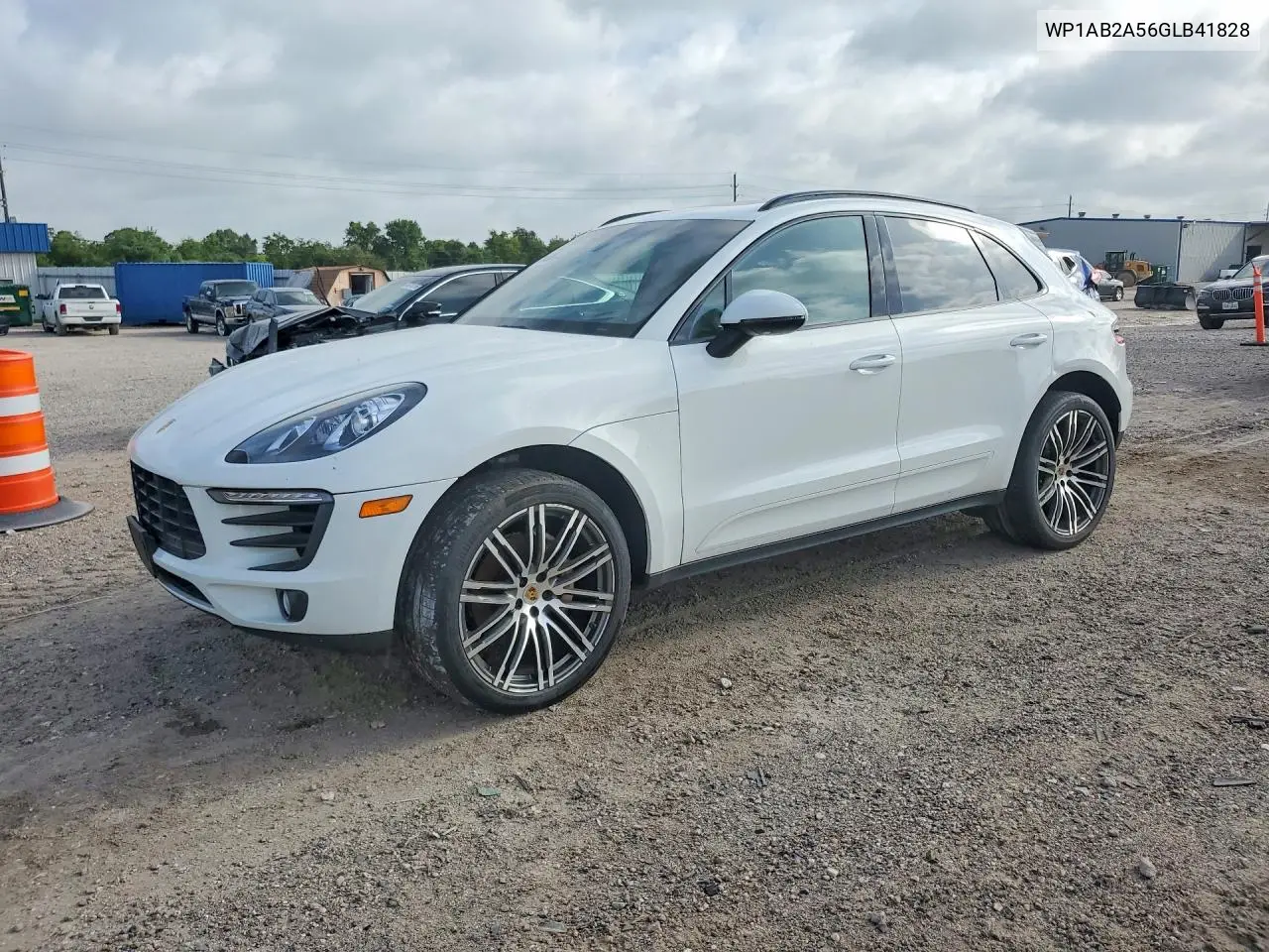 2016 Porsche Macan S VIN: WP1AB2A56GLB41828 Lot: 61084336