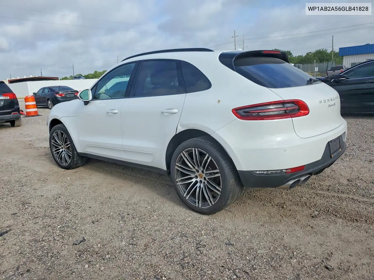 2016 Porsche Macan S VIN: WP1AB2A56GLB41828 Lot: 61084336