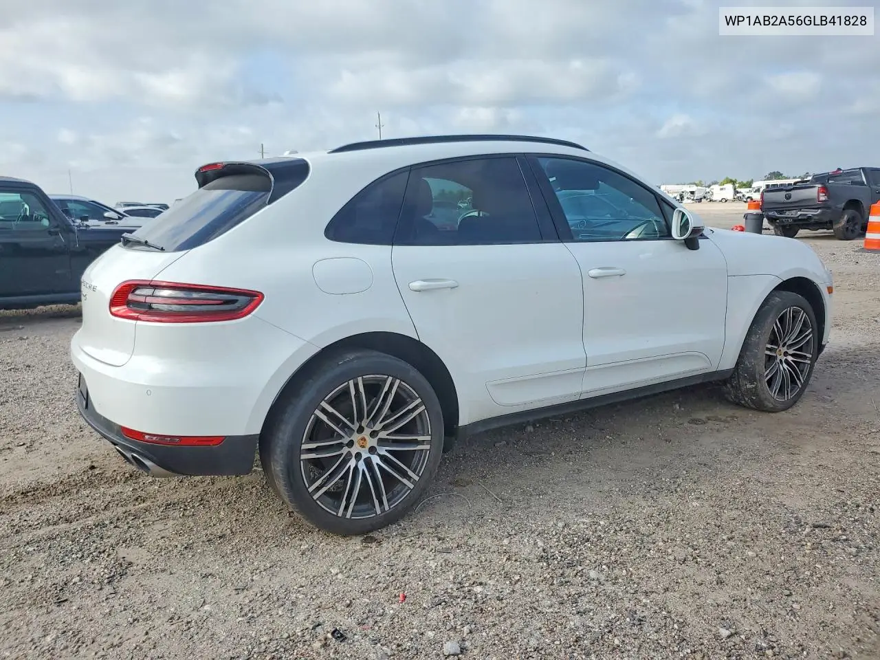 2016 Porsche Macan S VIN: WP1AB2A56GLB41828 Lot: 61084336