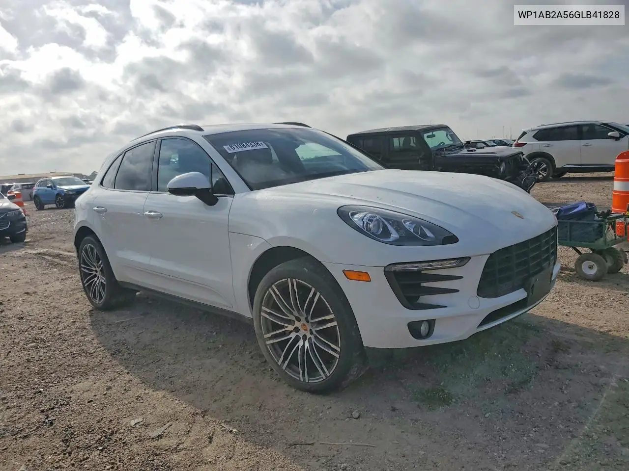 2016 Porsche Macan S VIN: WP1AB2A56GLB41828 Lot: 61084336