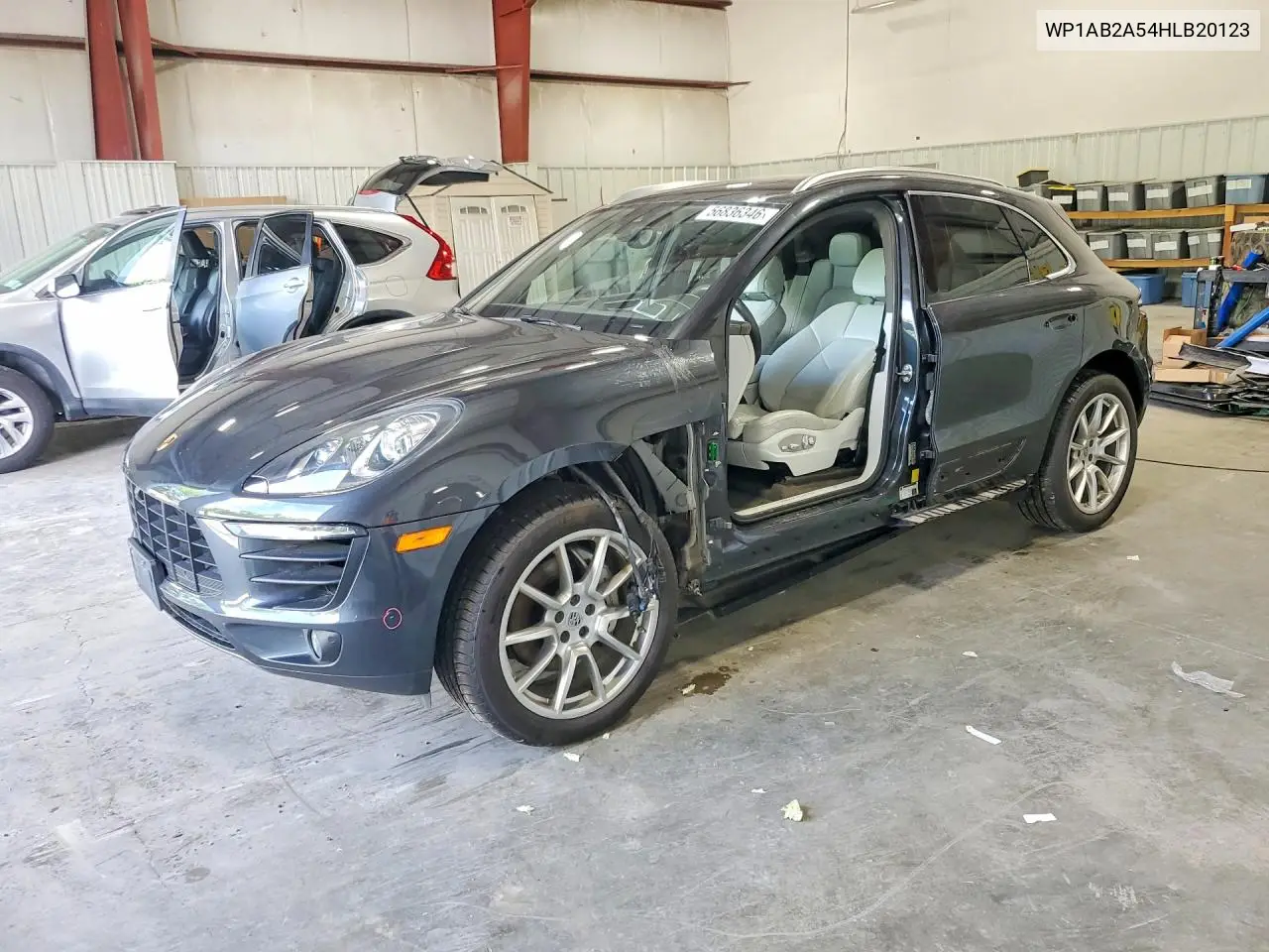 2017 Porsche Macan S VIN: WP1AB2A54HLB20123 Lot: 56836346
