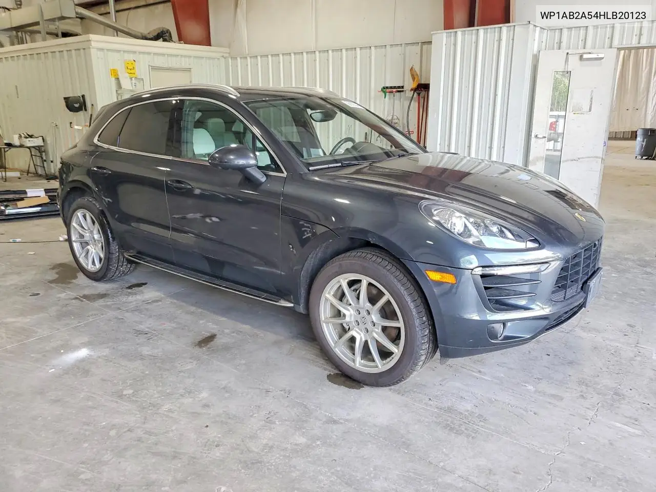2017 Porsche Macan S VIN: WP1AB2A54HLB20123 Lot: 56836346
