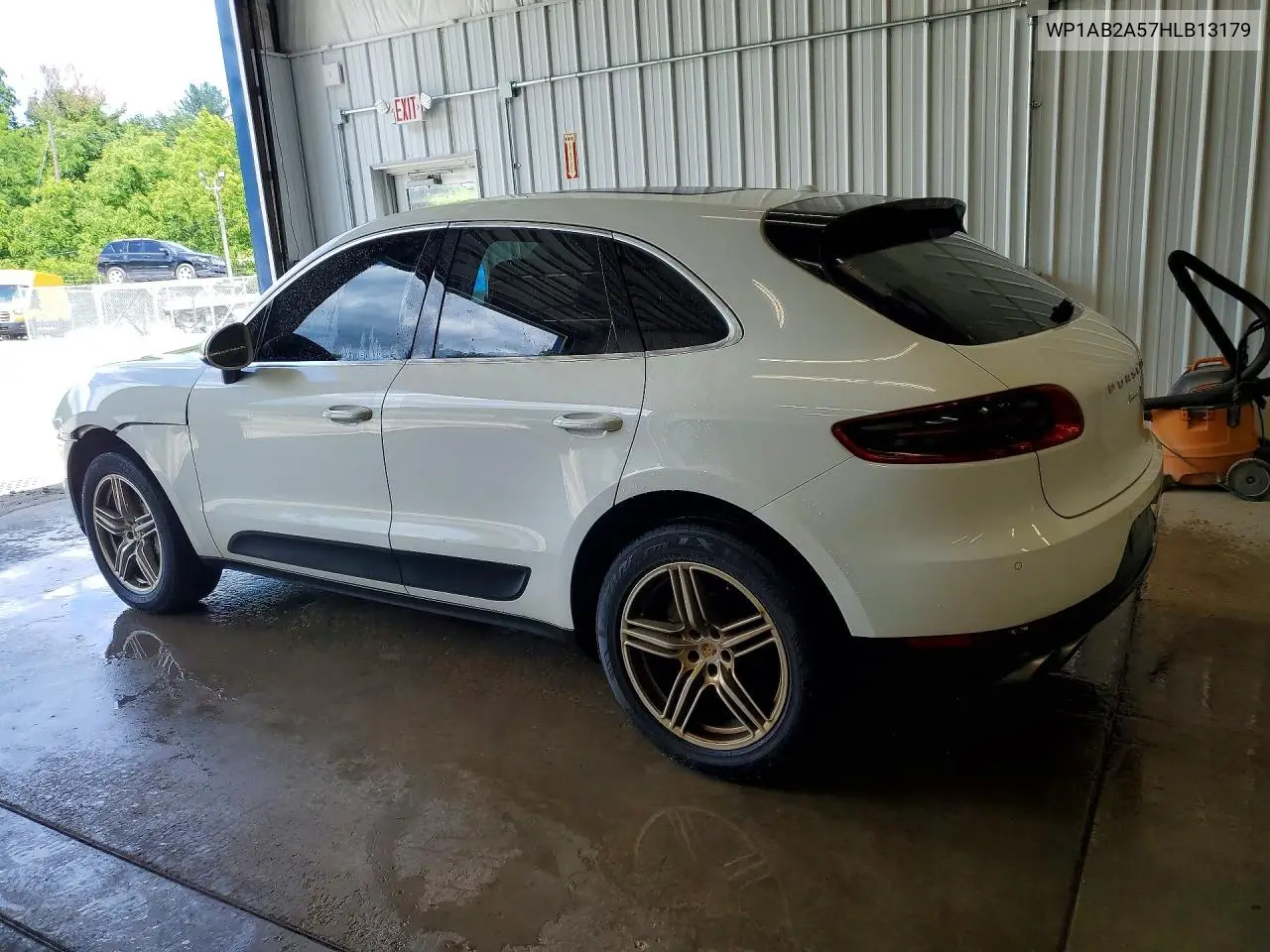 2017 Porsche Macan S VIN: WP1AB2A57HLB13179 Lot: 58241876