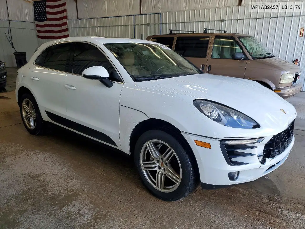 2017 Porsche Macan S VIN: WP1AB2A57HLB13179 Lot: 58241876
