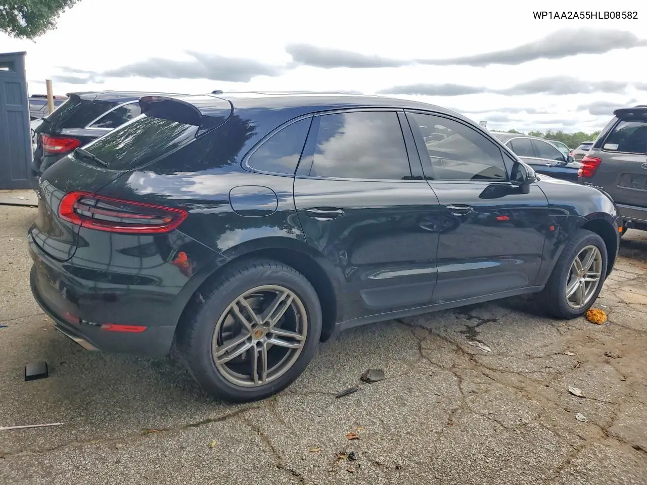 2017 Porsche Macan VIN: WP1AA2A55HLB08582 Lot: 61914086