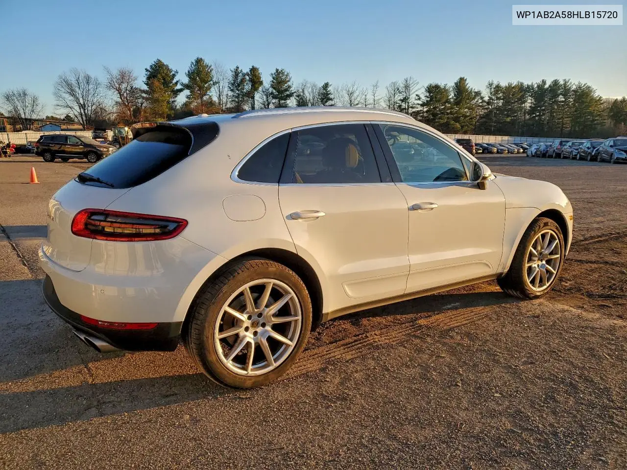 2017 Porsche Macan S VIN: WP1AB2A58HLB15720 Lot: 96068475
