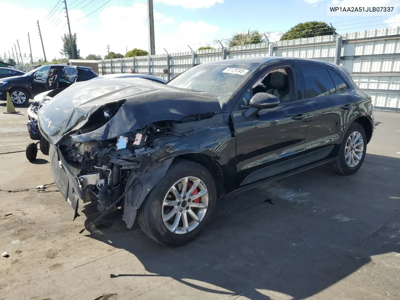 WP1AA2A51JLB07337 2018 Porsche Macan